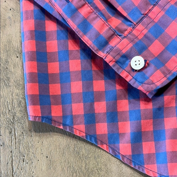 Abercrombie & Fitch Red and Blue Casual Button Down Shirt - Picture 4 of 6